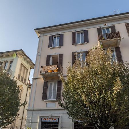 Casa Vacanza Dimora Vincenza Luino Exterior photo