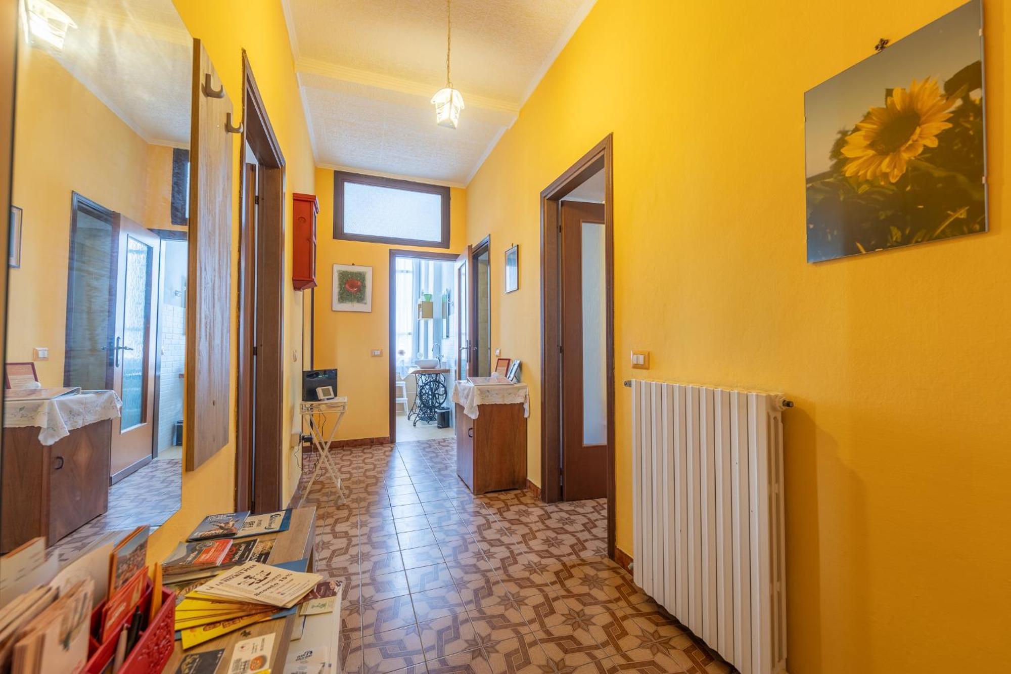 Casa Vacanza Dimora Vincenza Luino Exterior photo